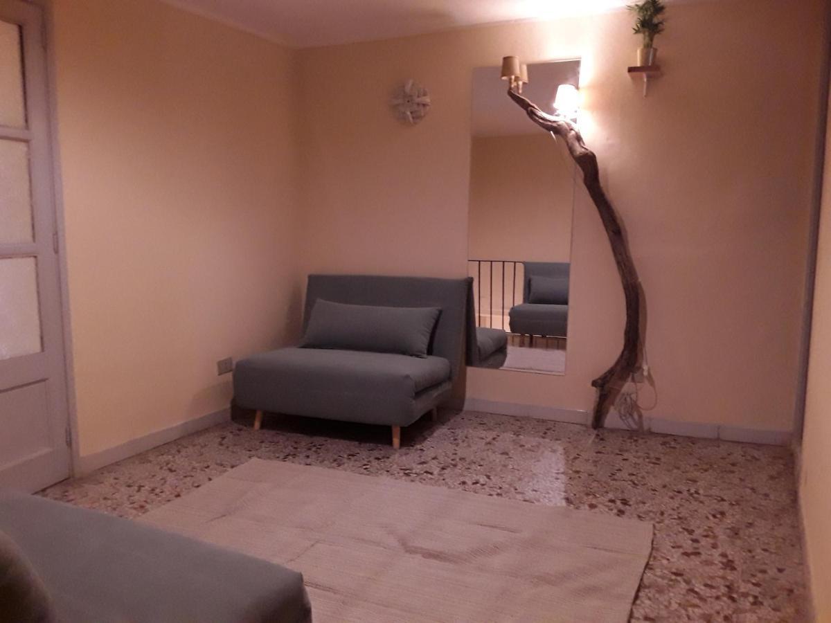 Don Peppone Apartment คาตาเนีย ภายนอก รูปภาพ
